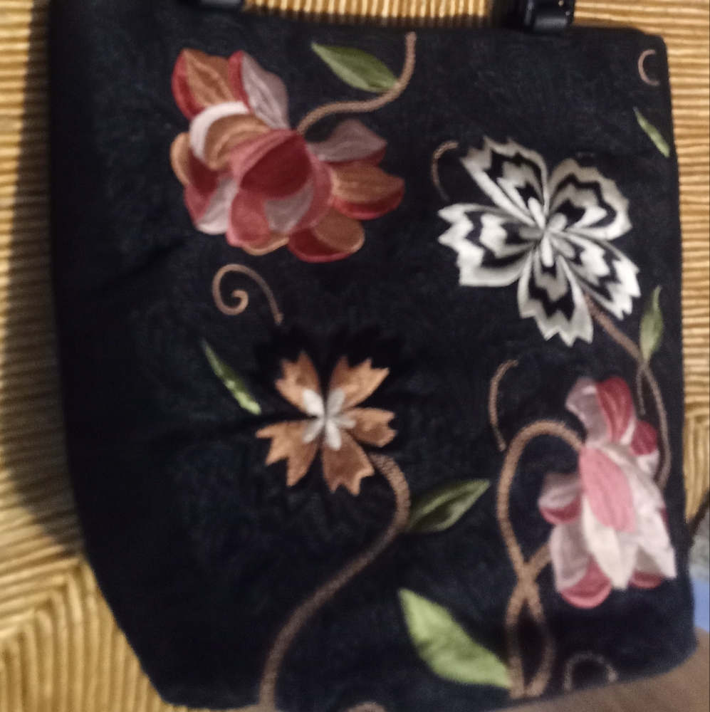 Embroidered Purse - Picture 3 of 6